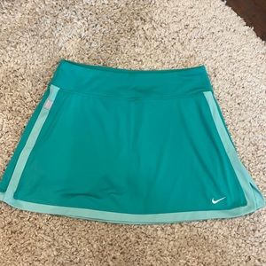 Nike athletic skirt with built in shorts size Sm